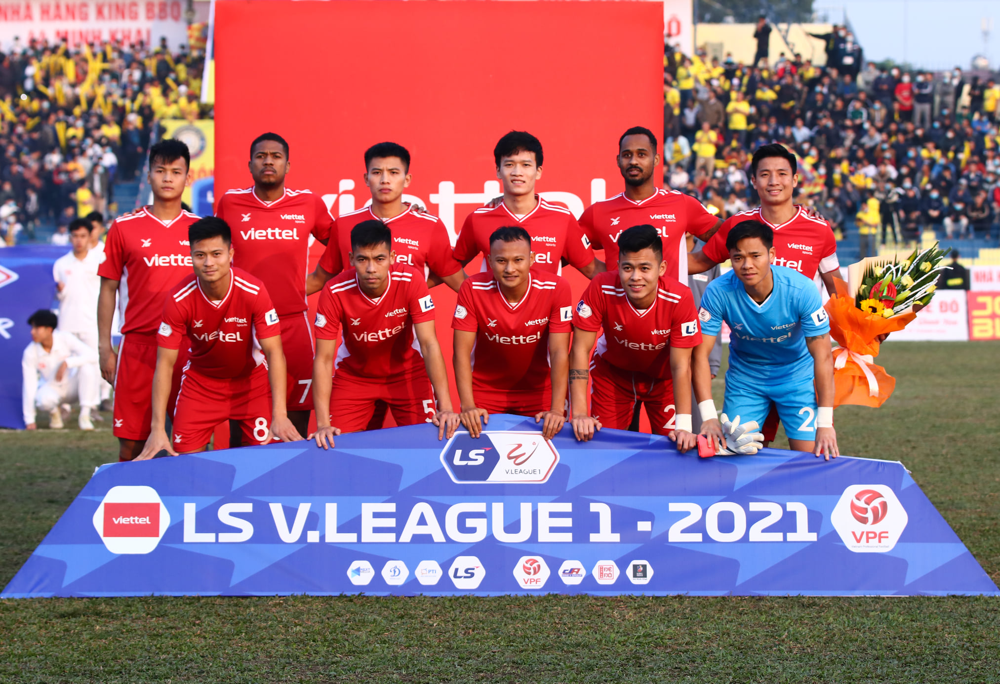 Giải V-League 2021 mở cửa đón không quá 2.000 khán giả vào xem